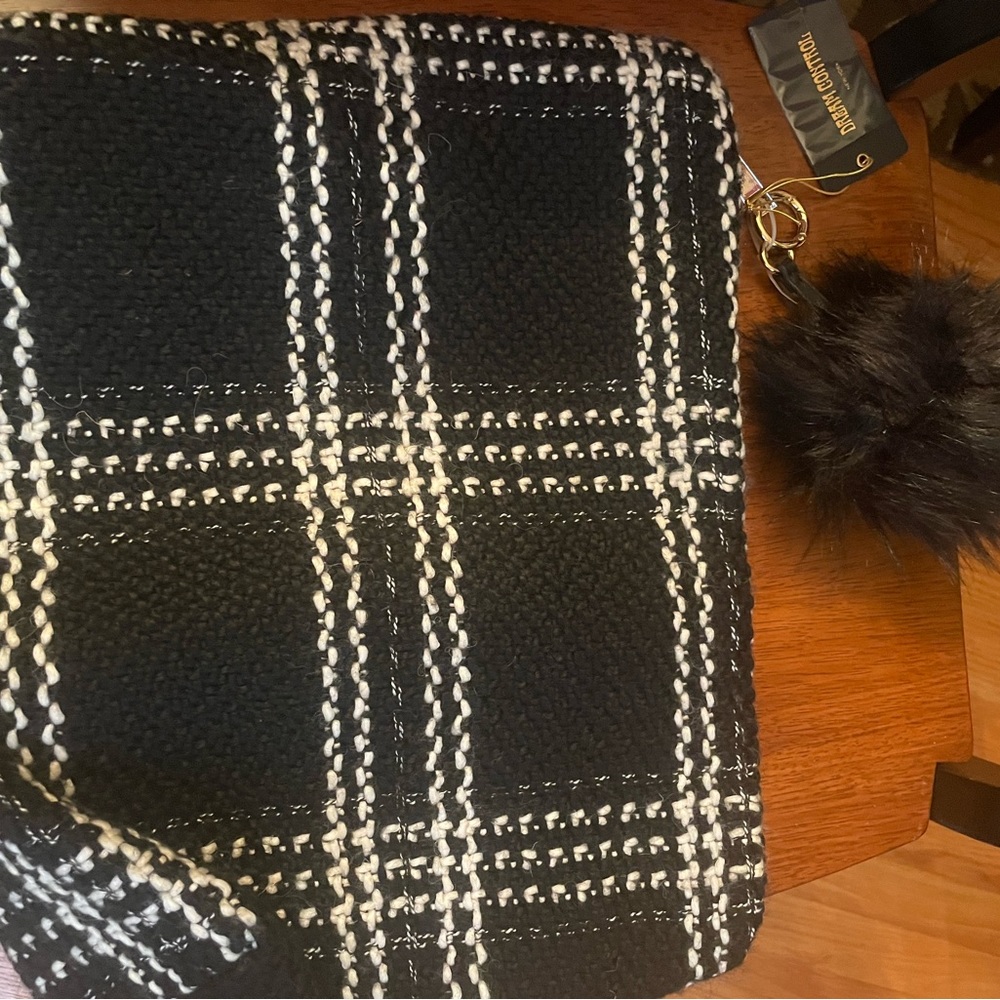 Black and white laptop holder or bag